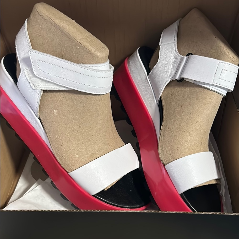 Sorel White and Pink Women's Sandals